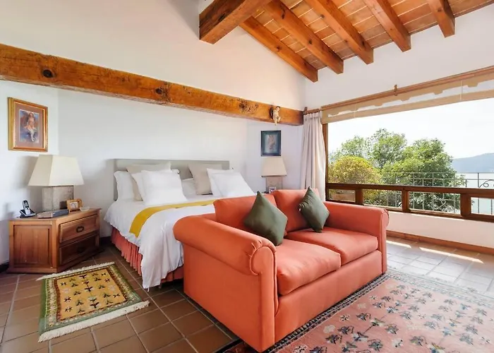 Casa Waleska With A View Of Valle Lake